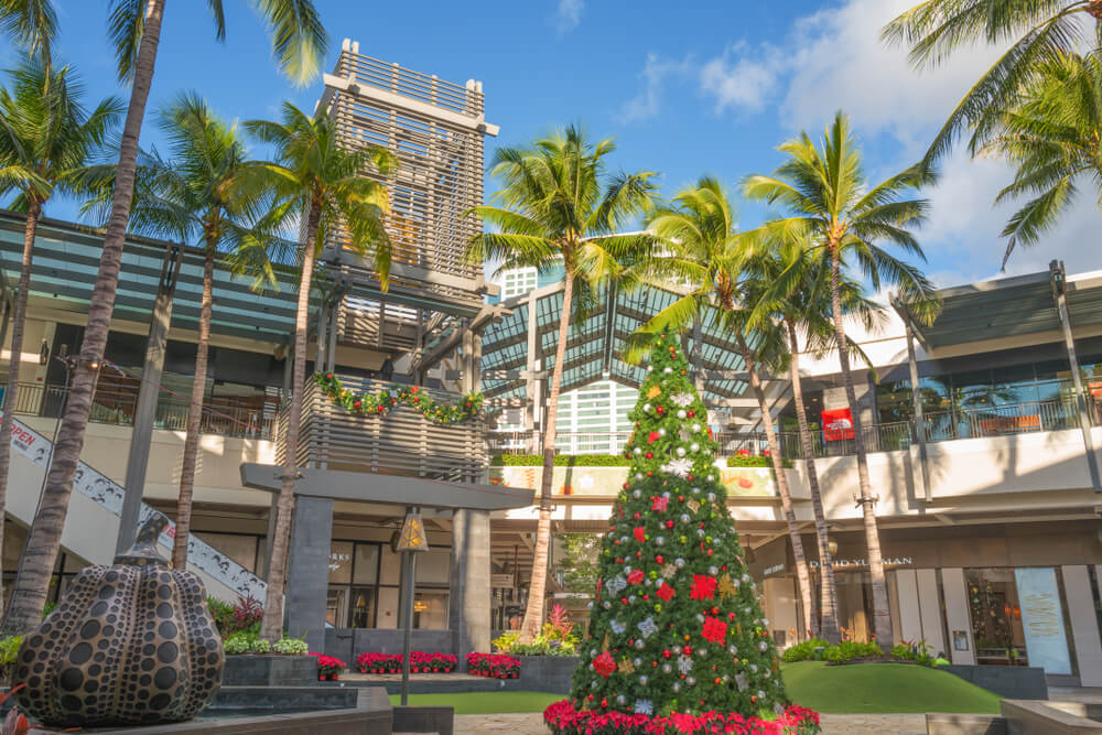 Ala Moana mall decorated for the holidays